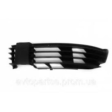 Решетка бампера VW Passat B5 00-05 без ПТФ, левая (FPS)  