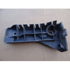 Крепеж бампера передний левый AUDI A4 01-04 SDN / 02-04 AVANT (B6)