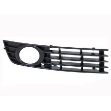 Решетка в бампере правая с отверстием п/туман AUDI A4 01-04 SDN / 02-04 AVANT (B6)