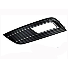 Решетка в бампере правая с отверстием (хром молдинг) AUDI A4 12-16 (B8)