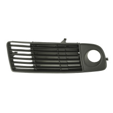 Решетка в бампере правая +/- AC (с отв. п/тум) 97-00 AUDI A6 97-00 SDN / 98-00 AVANT (C5)