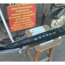 Дефлектор капота (мухобойка) на Шкода Суперб с 01-08 (на крепежах) VIP Tuning. Дефлектор капота (мухобойка) на Шкода Суперб с 01-08 (на крепежах) VIP Tuning.